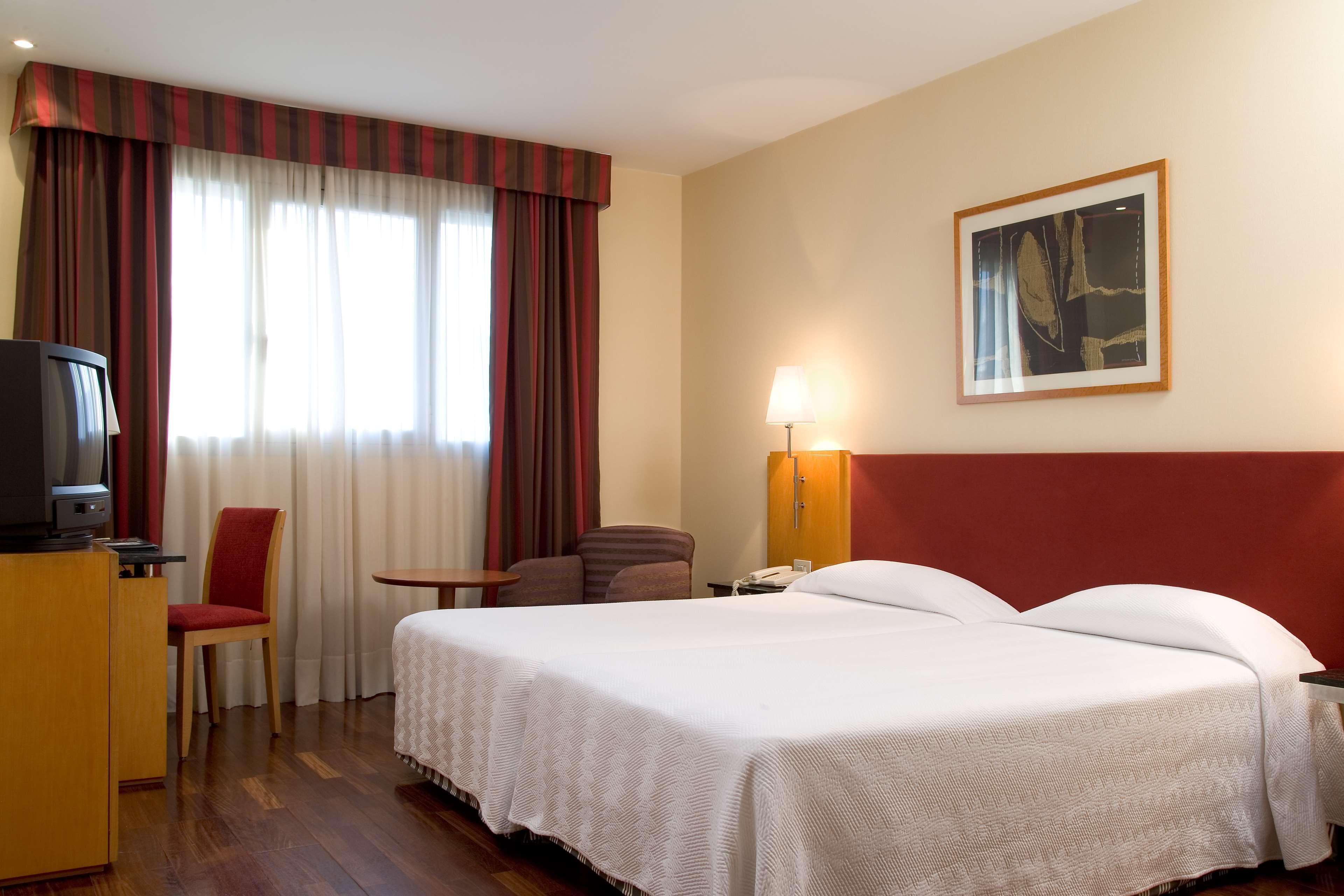 Nh Ciutat De Reus Hotell Exteriör bild