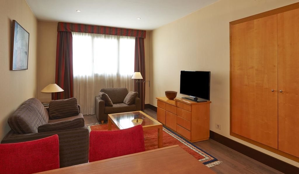 Nh Ciutat De Reus Hotell Rum bild