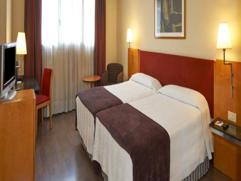 Nh Ciutat De Reus Hotell Exteriör bild