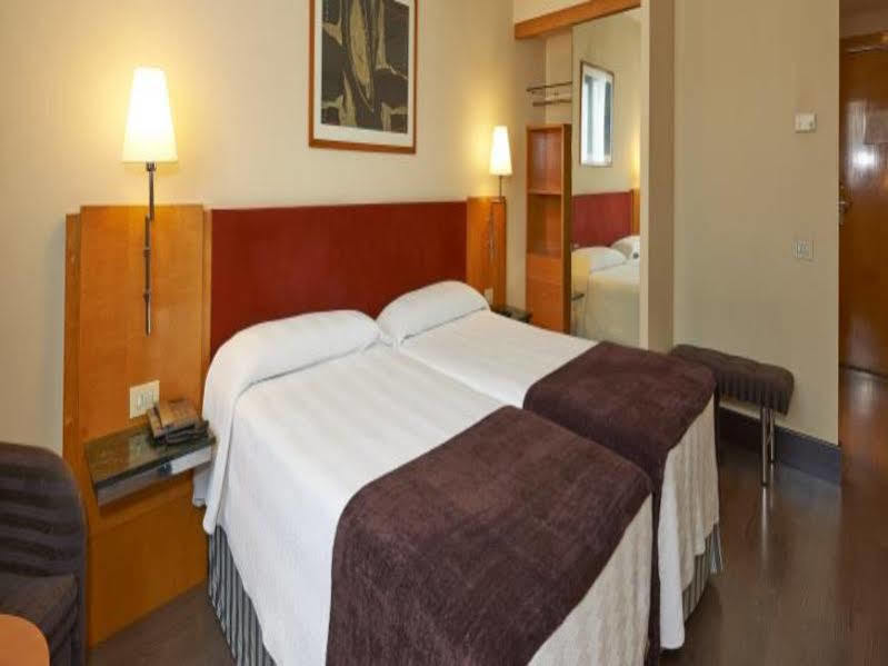 Nh Ciutat De Reus Hotell Exteriör bild