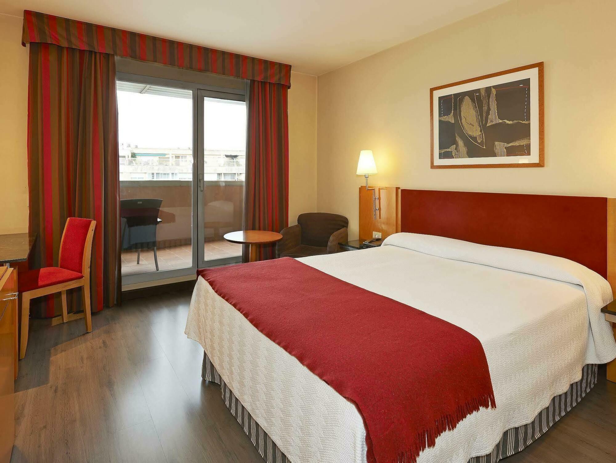 Nh Ciutat De Reus Hotell Exteriör bild